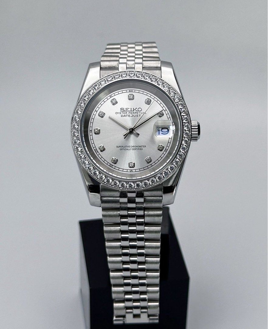 Seiko Mod Seikojust Cadran Argintiu Automat | Safir | Bezel Glazat | Jubilee din Oțel | NH35